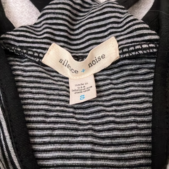 Silence + noise black and gray striped tank top - Picture 5 of 7